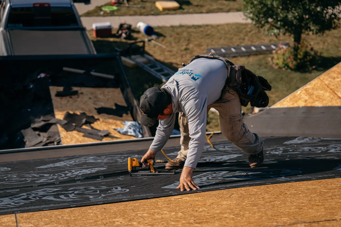 Emergency tarping on a Eagletown roof